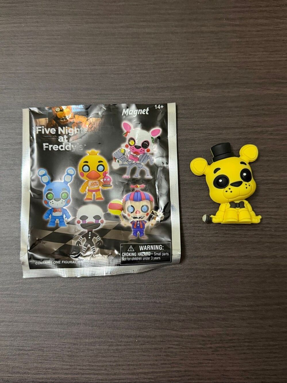 Five Nights At Freddy's Character Figural Blind Bag Magnet CHASE - Golden Freddy